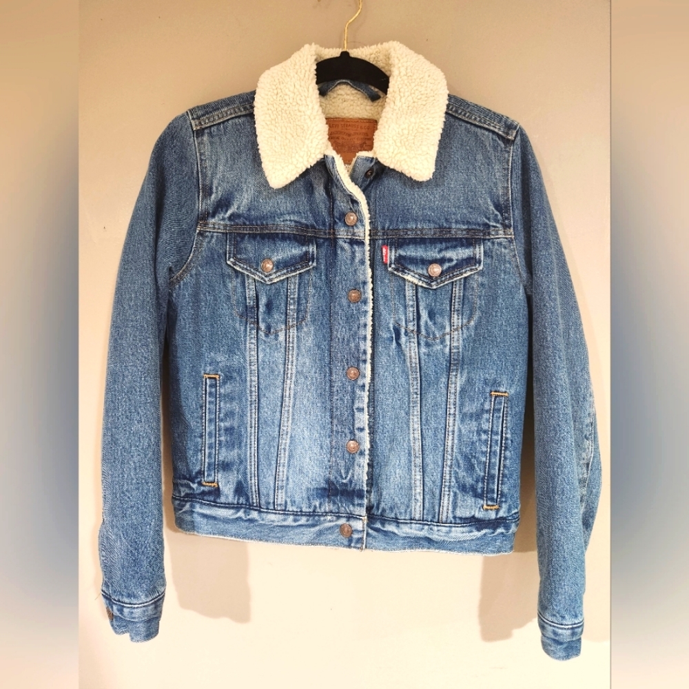 Levis premiun Jean jacket sherpa size small